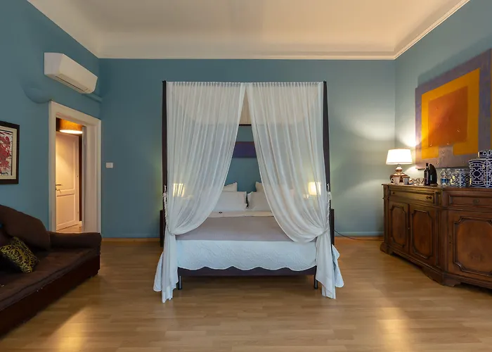 Opera Boutique Couette-café Florence