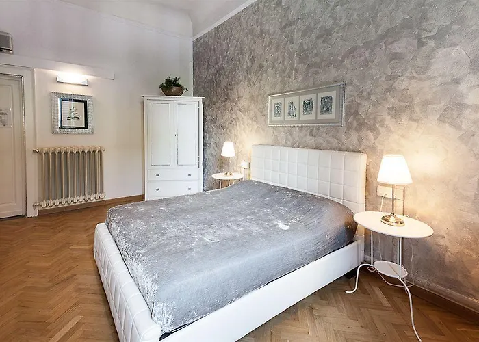 Opera Boutique Couette-café Florence