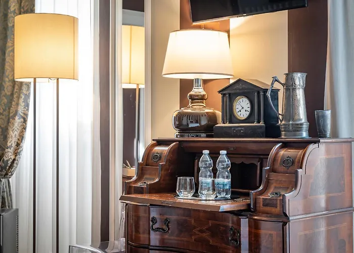 Opera Boutique 4*