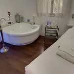 Opera Boutique 4*