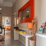 Opera Boutique Bed & Breakfast 4*