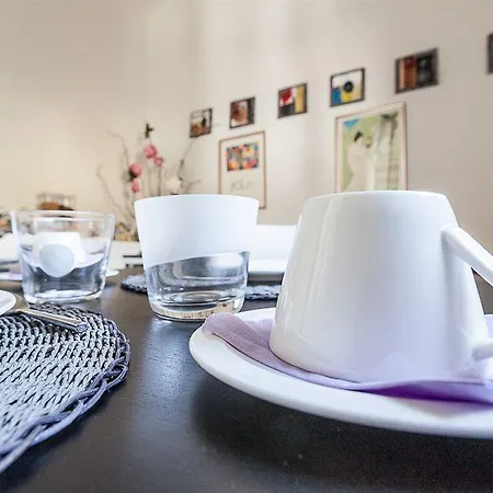לינה וארוחת בוקר Opera Boutique 4*