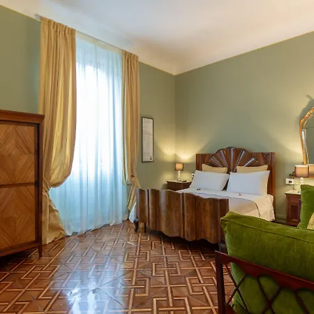 Opera Boutique 4*