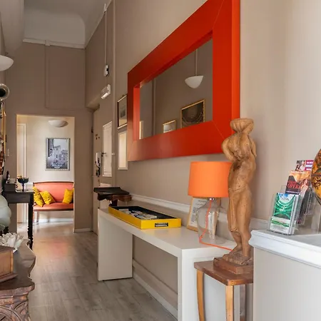 Opera Boutique לינה וארוחת בוקר 4*