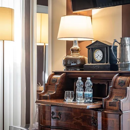 Opera Boutique 4*