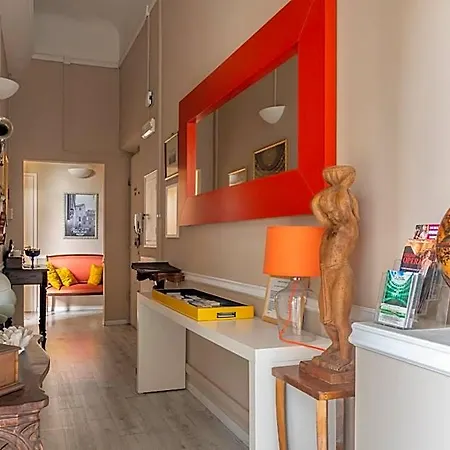 Opera Boutique 4*