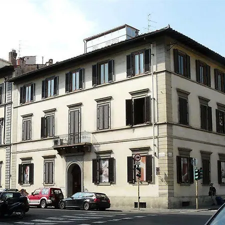 Opera Boutique 4*