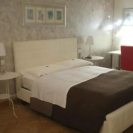 לינה וארוחת בוקר Opera Boutique