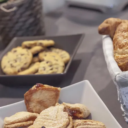 Opera Boutique Bed & Breakfast 4*