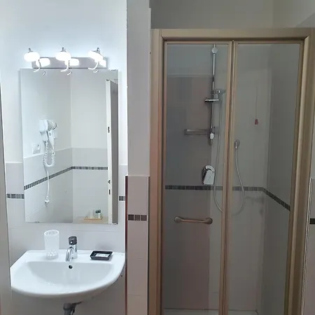 Opera Boutique Bed & Breakfast 4*