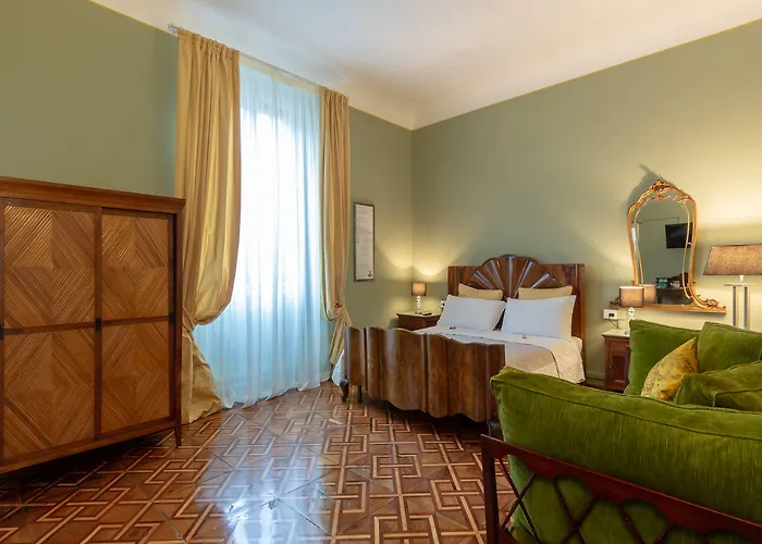 Opera Boutique 4*
